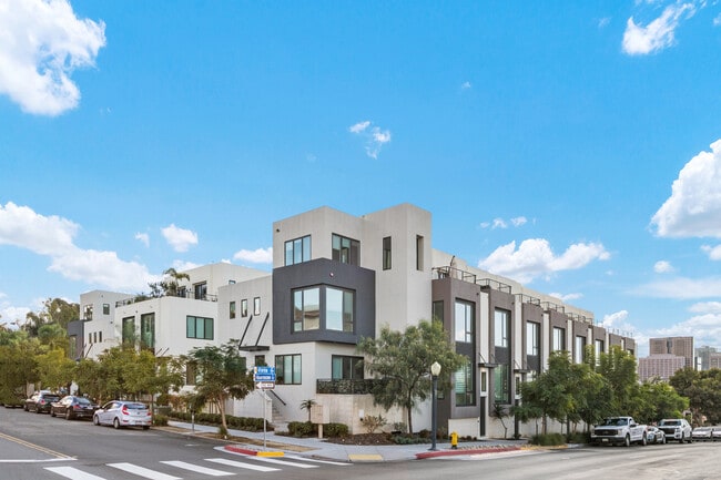 Building Photo - 2065 Fifth Ave