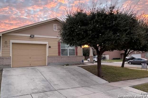 Foto del edificio - 2702 Antique Rose