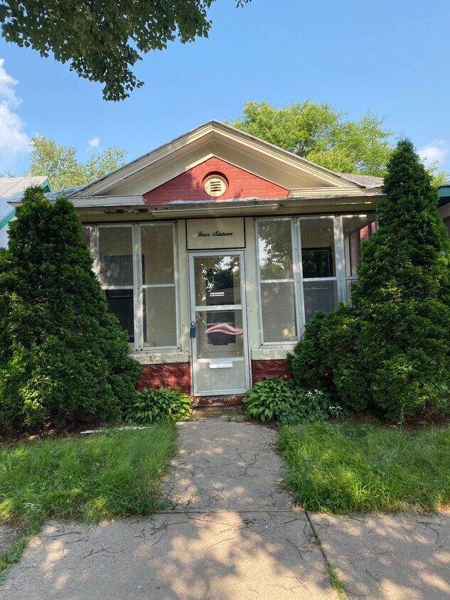 Primary Photo - 416 Caledonia St