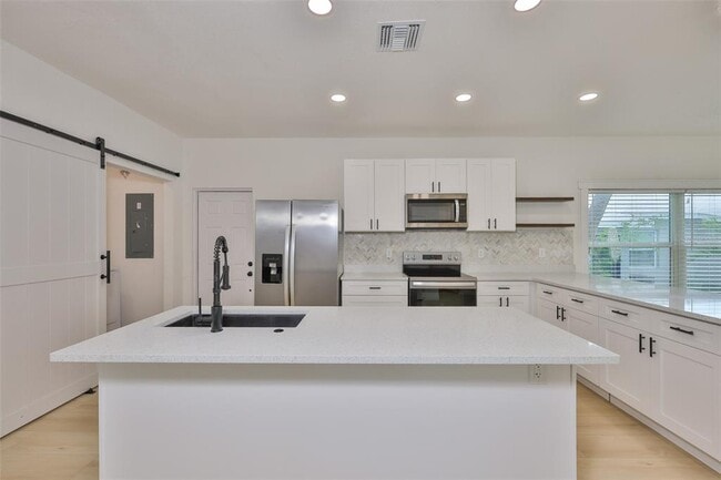 Foto del edificio - 829 18th St S