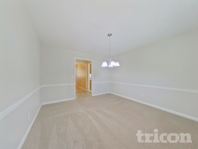 Foto del edificio - 429 Sugar Springs Way