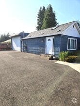 Building Photo - 4935 SE Mintone Dr