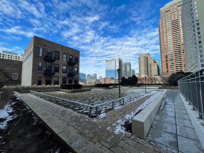 Building Photo - 1250 S Michigan Ave