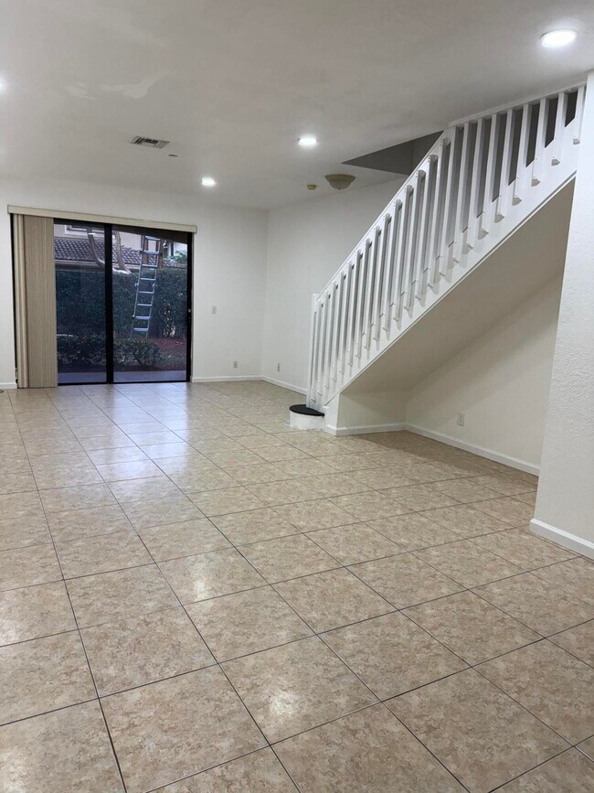 Foto del edificio - 3906 Cherry Ln