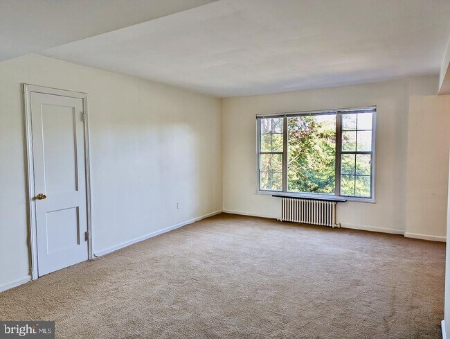 Foto del edificio - 1423 N Nash St