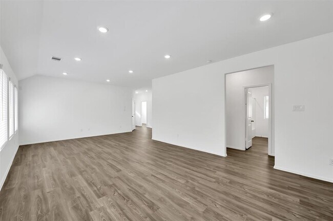 Building Photo - 22659 Malvicino Dr