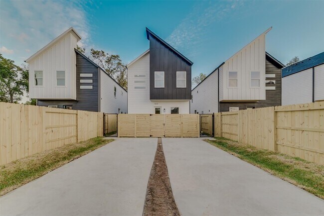 Foto del edificio - 9433 Pembrook St