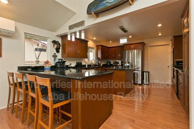 Building Photo - 92-1200-1200 Uahanai St
