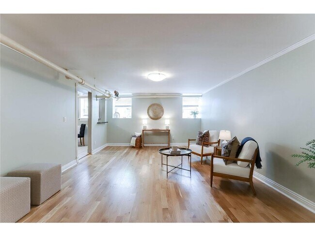 Foto del edificio - 2621 Humboldt Ave S