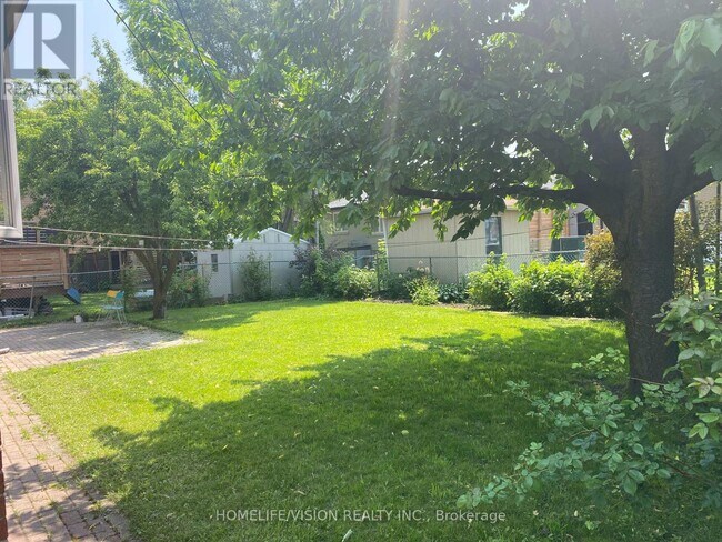 Photo du bâtiment - 183 Combe Ave