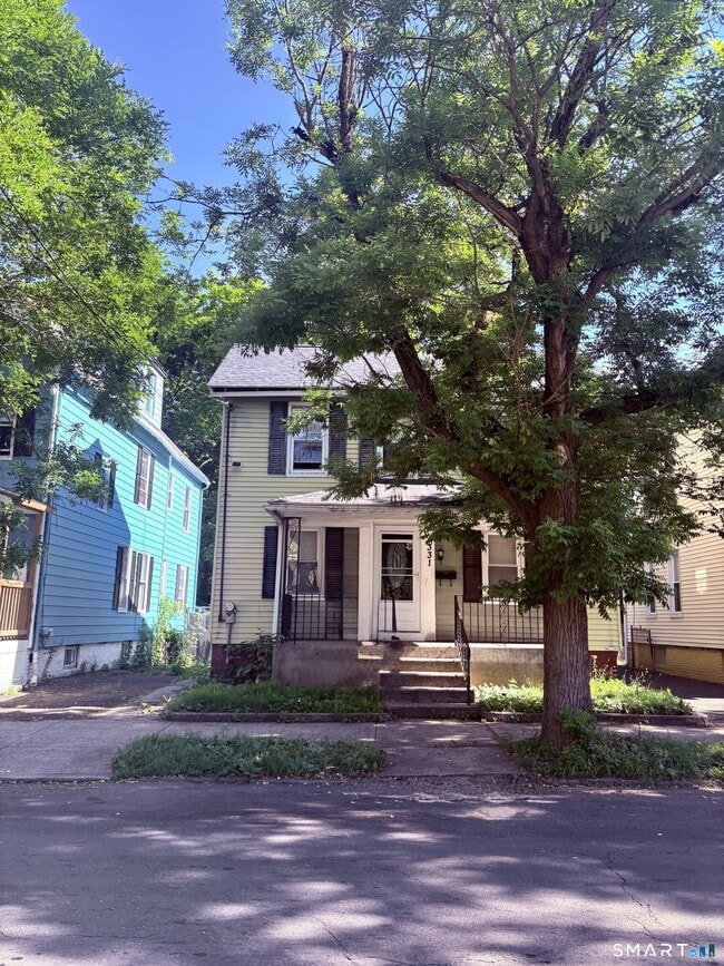 Building Photo - 331 Munson St