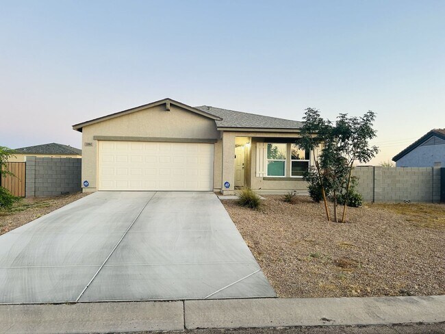 Building Photo - ONE MONTH FREE RENT W/2 YR LEASE 3 BEDROOM...