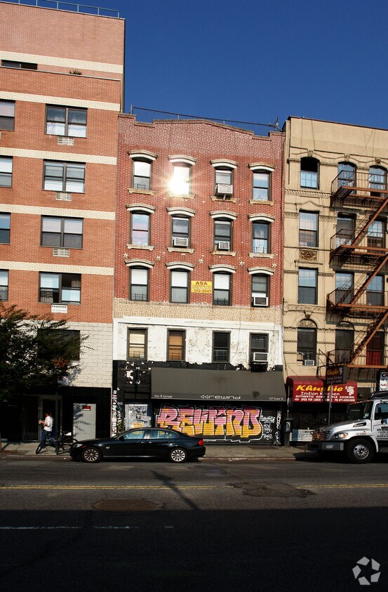 Primary Photo - 137 Essex St