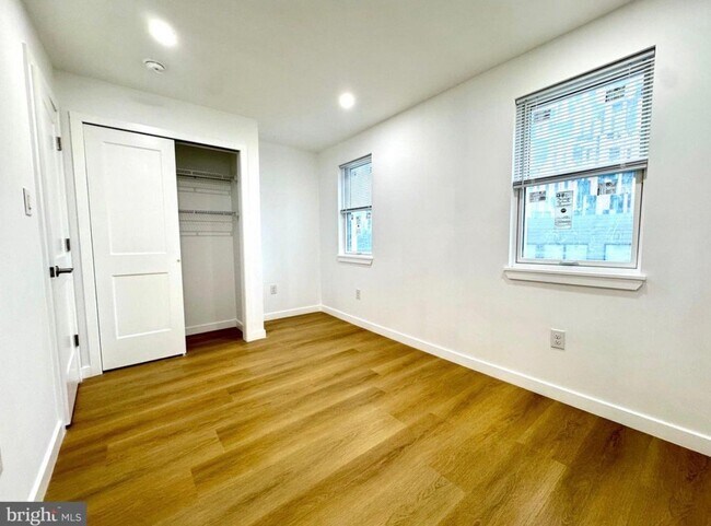 Foto del edificio - 3629 Warren St