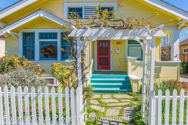Building Photo - 2 br, 1 bath House - 482 N. 12th St.