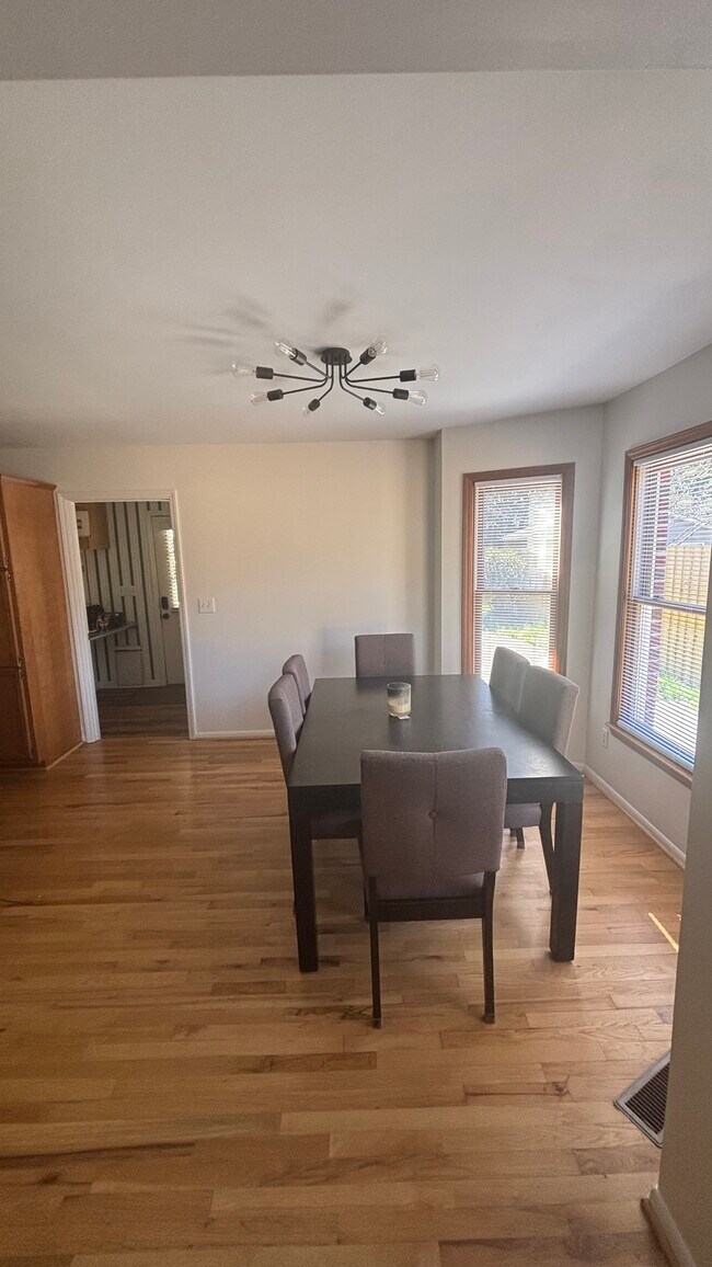 Foto del edificio - 5326 Ridgewood Heights Dr