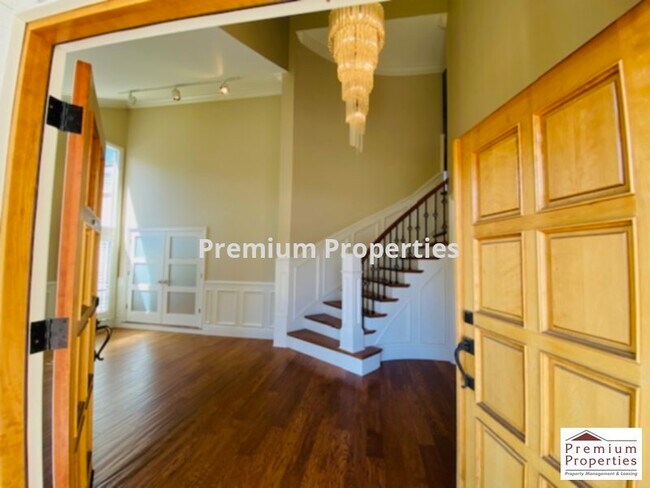Foto del edificio - 732 Graham Ct