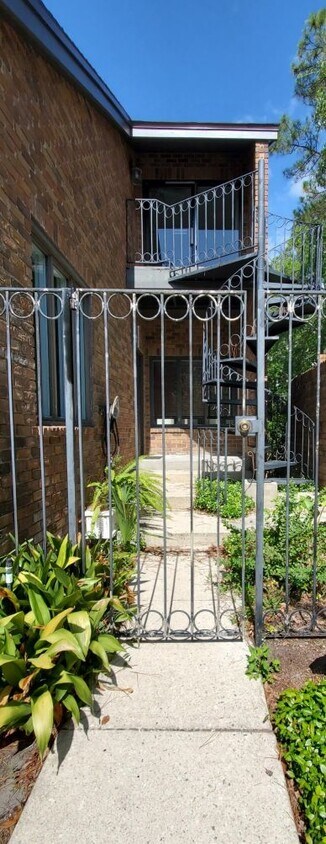 Primary Photo - 716 NE 1st St