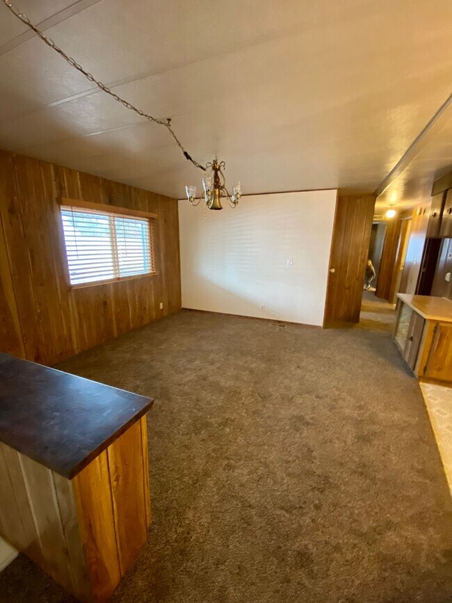 Foto del edificio - 2 Bedroom Home in Suburbs