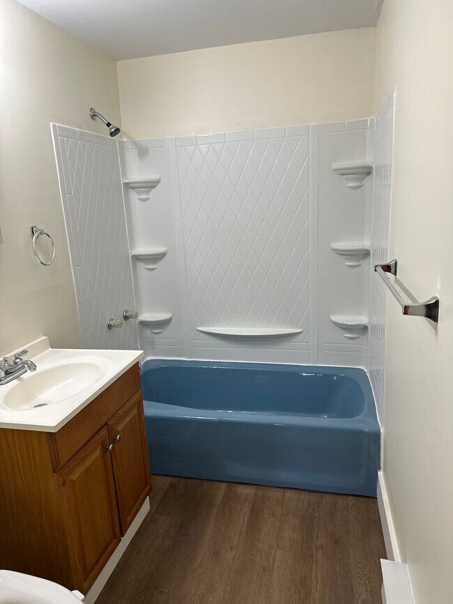 Bathroom - 2509 Carter Rd