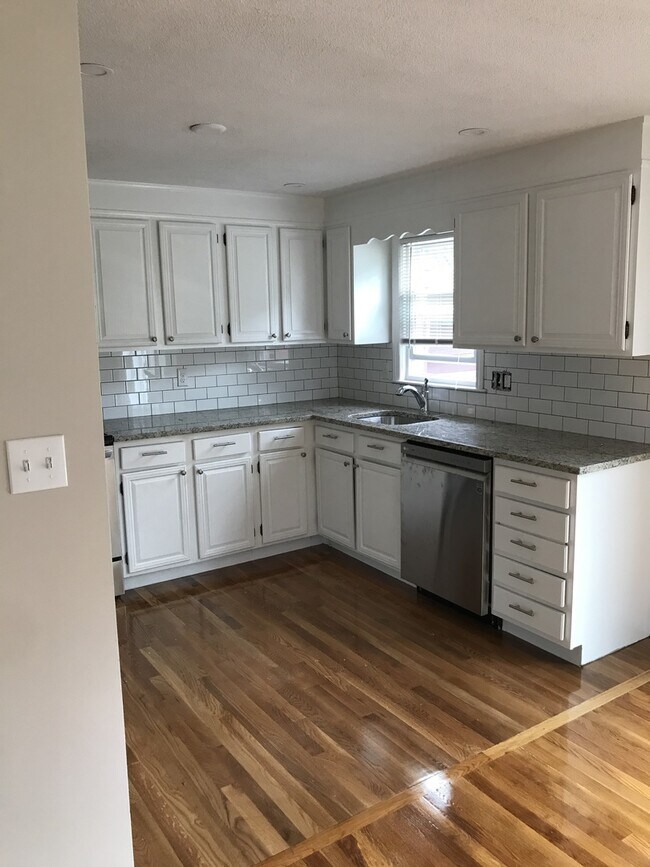 Foto del edificio - 626-628 Summer St.