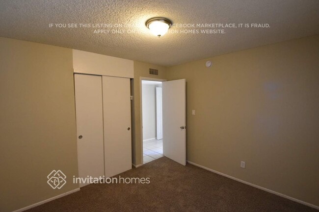 Building Photo - 2202 W Charleston Ave