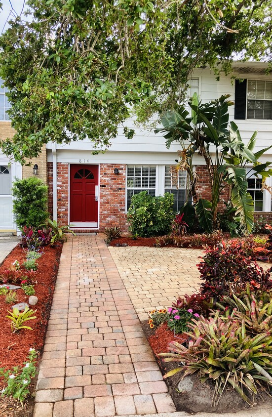 Foto principal - 814 Dahlia Ln