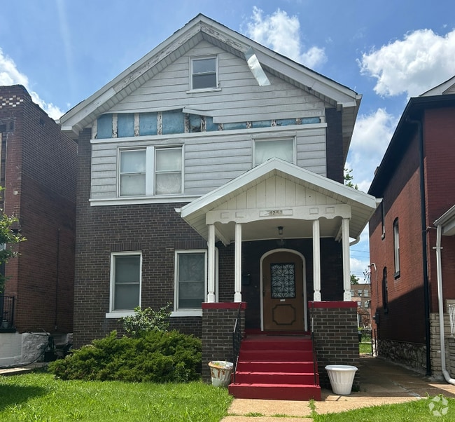 Building Photo - 4253 Holly Ave