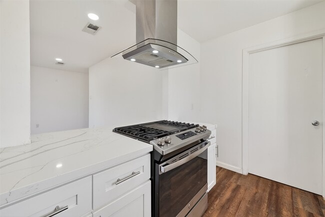 Building Photo - 23567 Pine Forest Dr