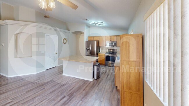 Foto del edificio - 577 W Lucky Penny Pl