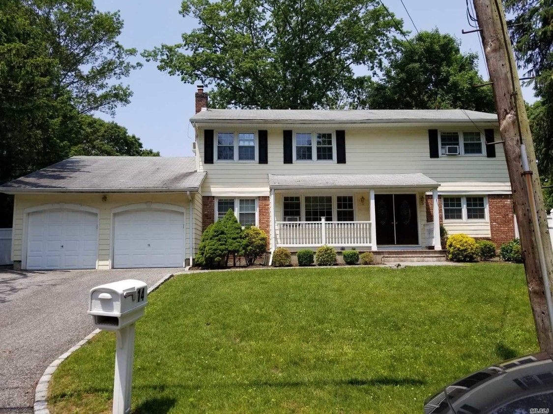 Primary Photo - 14 Upland Dr