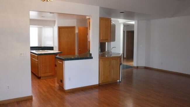 Foto del edificio - 1345 View Ct