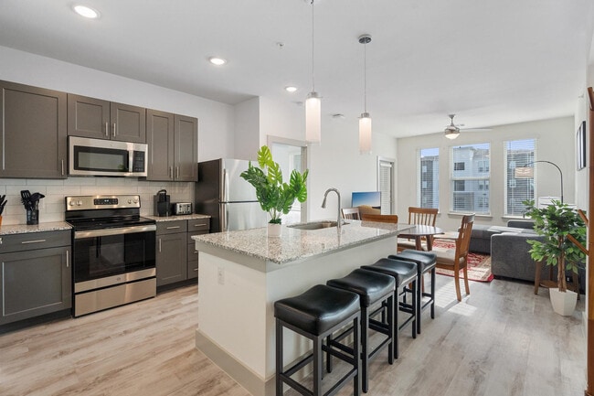 Foto del edificio - 12100 1/2 Ferrystone Glen Dr