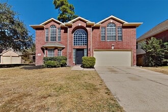 Building Photo - 727 Pateway Ct