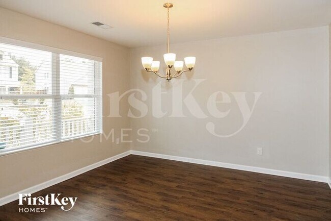 Building Photo - 219 Polo Field Way