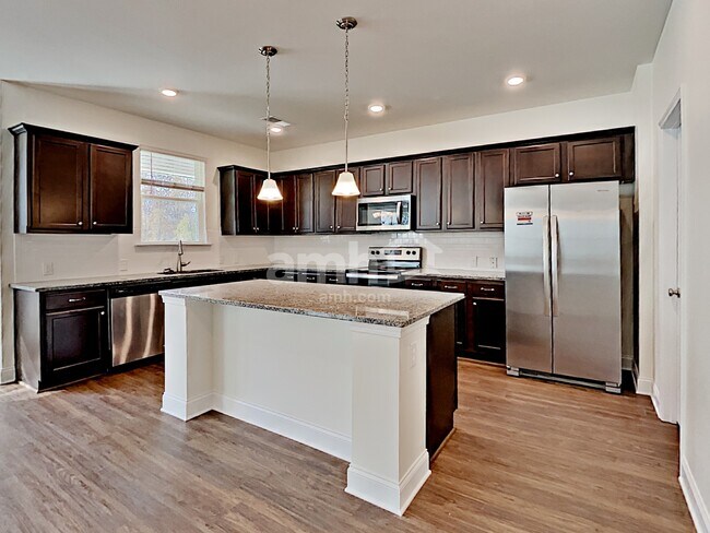 Foto del edificio - 204 Glenwood Dr