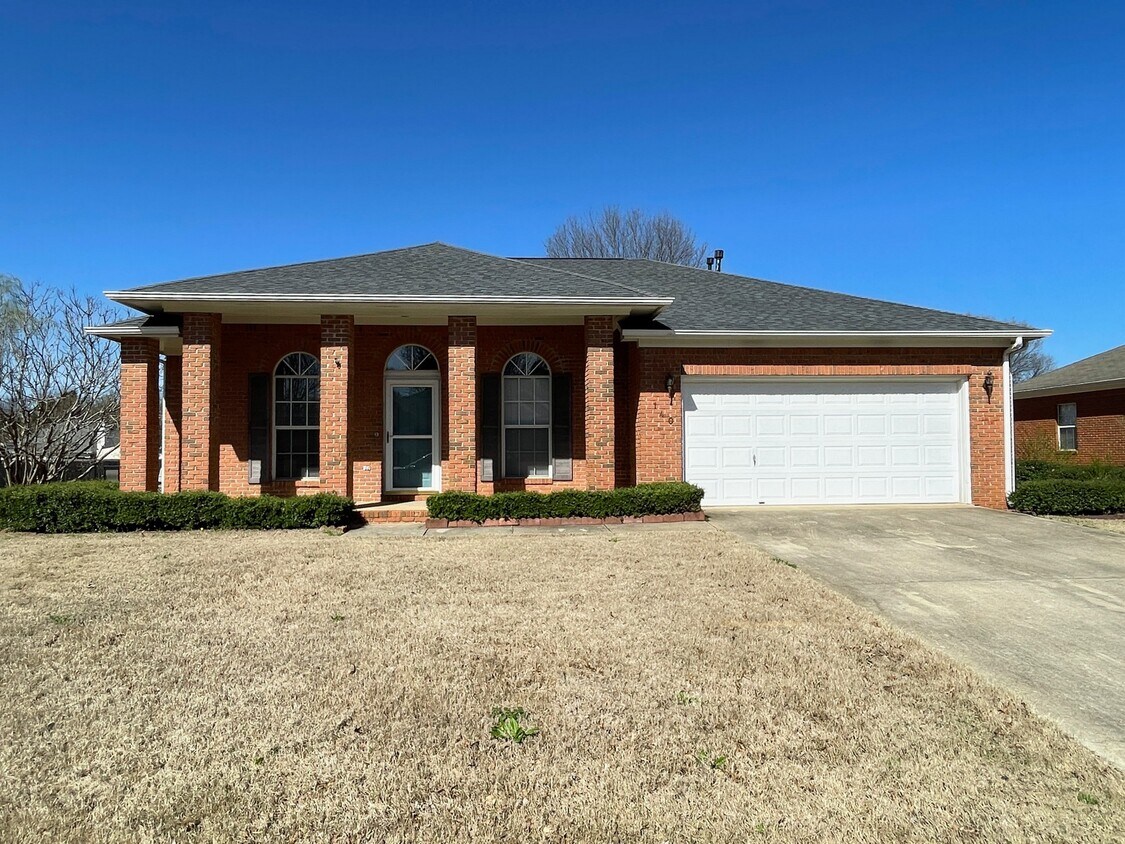 Primary Photo - 140 Long Bow Dr