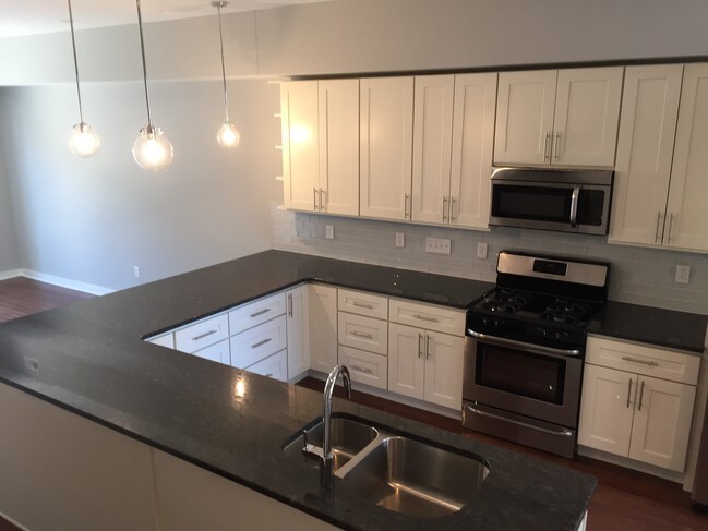 Cocina - 1806 Frankford Ave