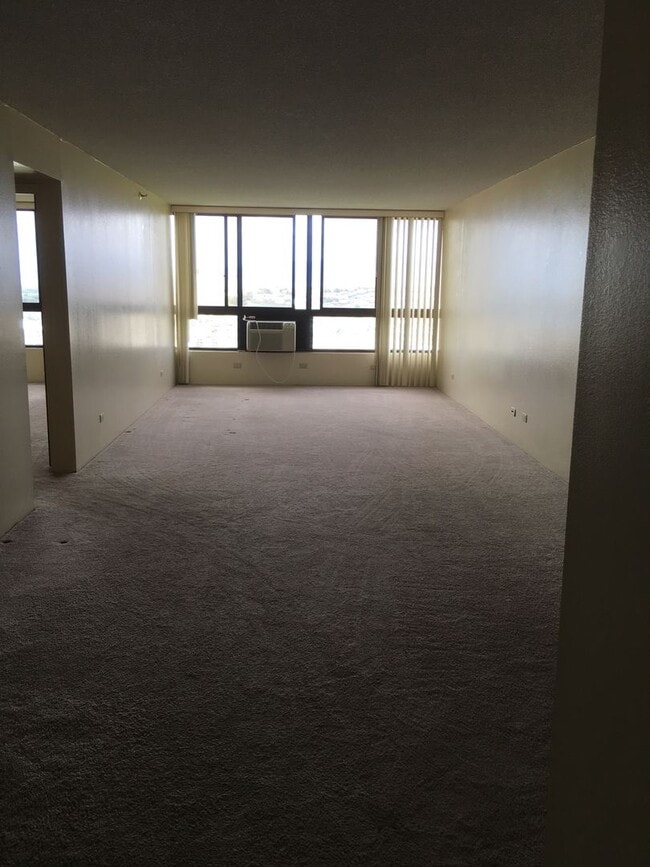 Building Photo - Plaza Landmark 1 bedroom 1 bath