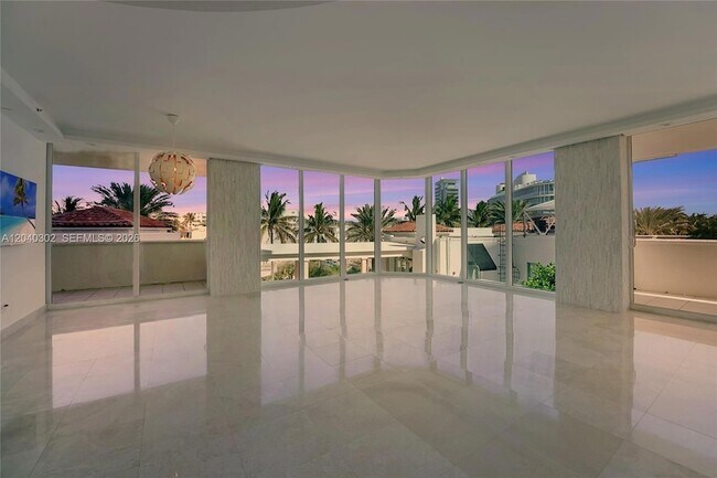 Foto del edificio - 300 South Pointe Dr