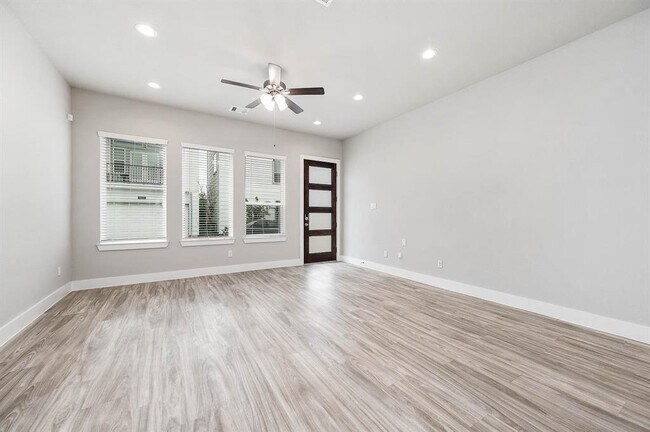 Foto del edificio - 9014 Lonestar River Ln