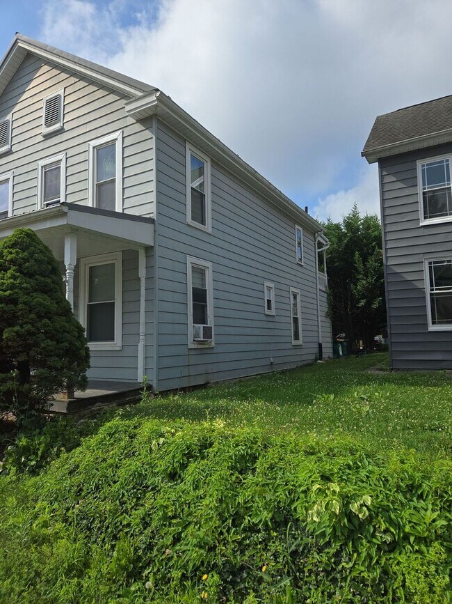 Foto del edificio - 552 E King St