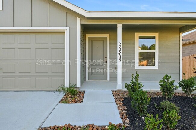 Foto del edificio - 25585 Rose Creek Dr
