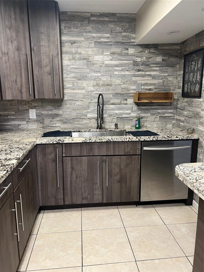 Foto del edificio - 805 SW 30th St