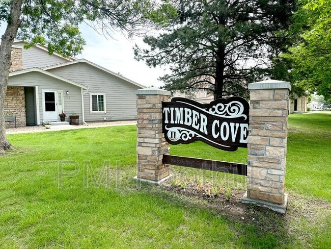 Foto del edificio - 8460 Everett Way