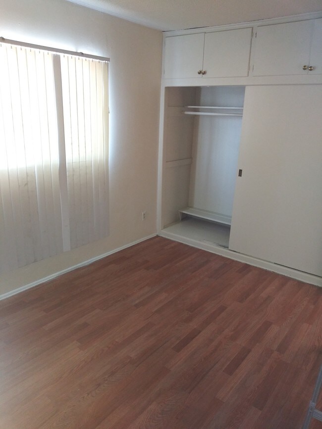 Foto del edificio - 13320 S Vermont Ave