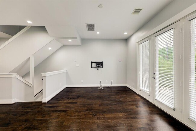 Foto del edificio - 3116 Baer St