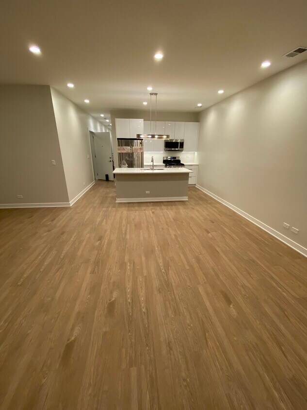 Foto principal - 3348 N Ashland Ave