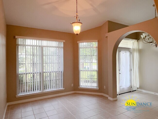 Foto del edificio - Freshly Painted 3 Bedroom Home in Navarre!