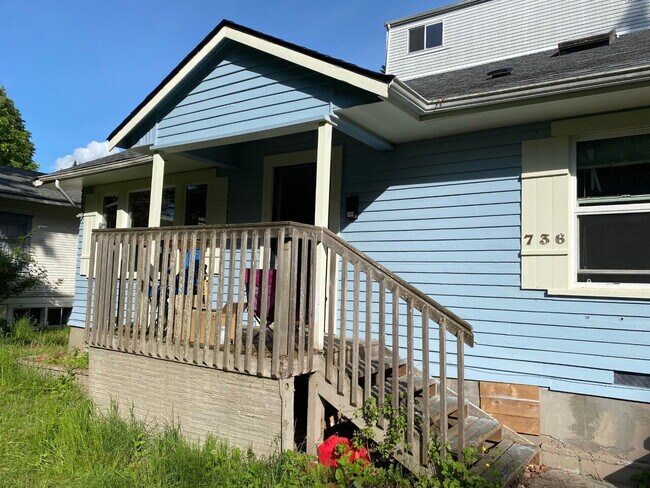 Foto del edificio - Steps from Campus, Minutes to Downtown – 4BR House on N Forest St | Pre-Leasing September 2026